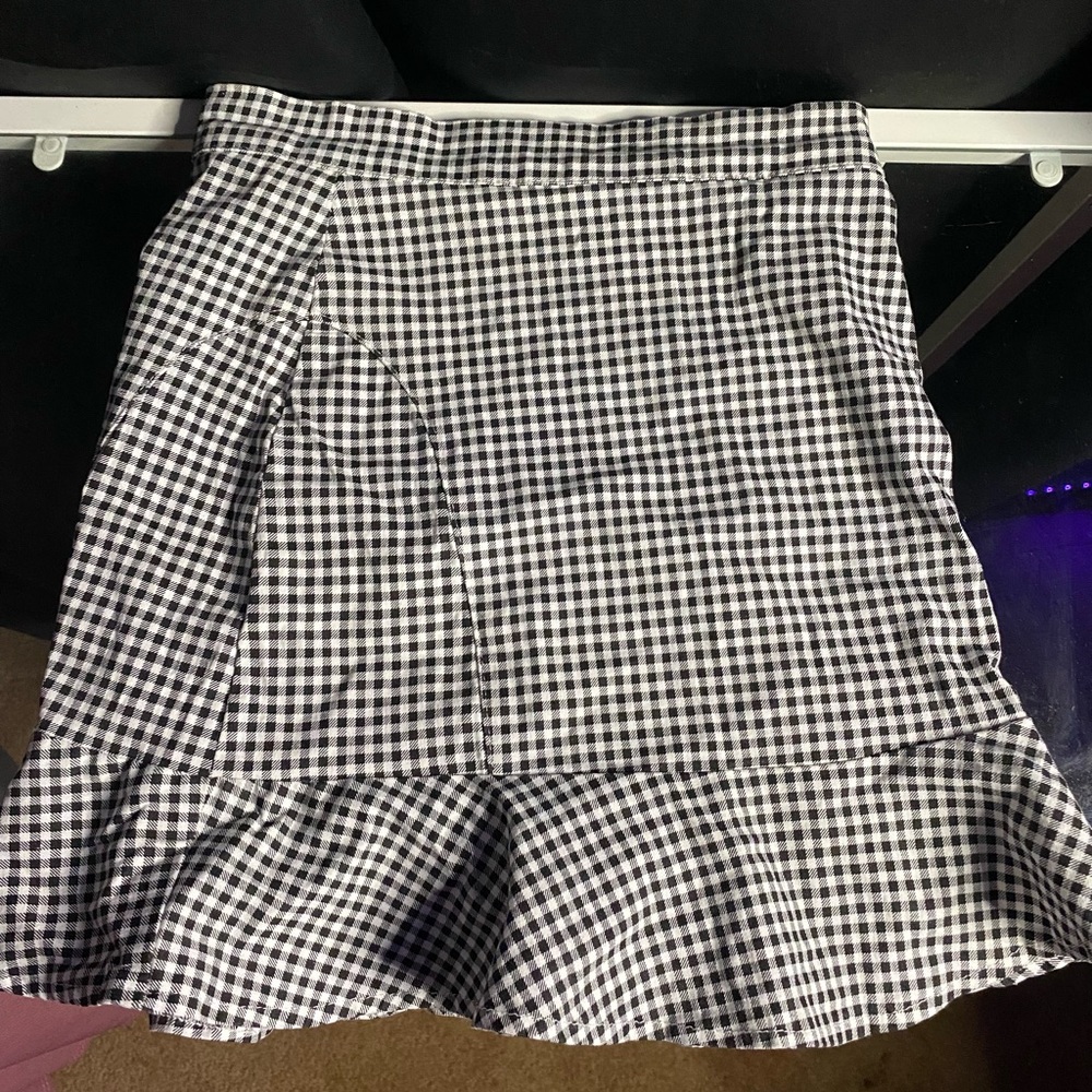 Fitted Mini Skirt With Ruffle At Bottom - Picture 2 of 2